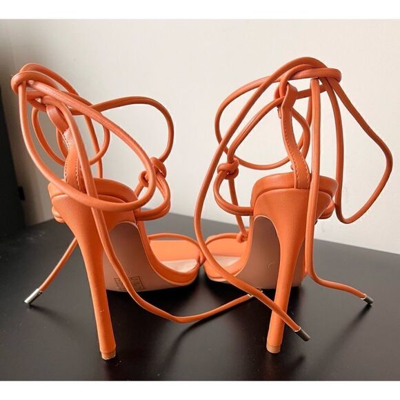 PRETTYLITTLETHING Square Knot Detail Toe Thong Lace Up High Heeled Sandals - Picture 11 of 15